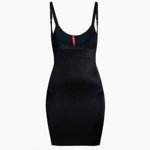 New SPANX® SmartGrip™ Open-Bust Full Slip Size Small (Black)